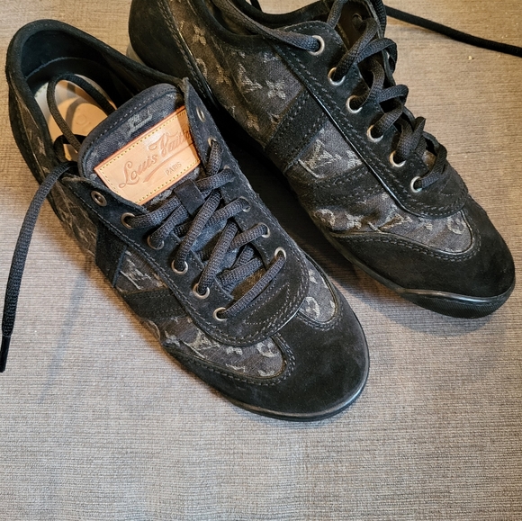Louis Vuitton sneakers - Picture 3 of 8